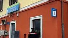 I carabinieri alla stazione di Piancamuno-Gratacasolo - © www.giornaledibrescia.it