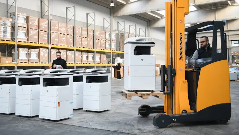 Un magazzino di Giustacchini Tech to rent