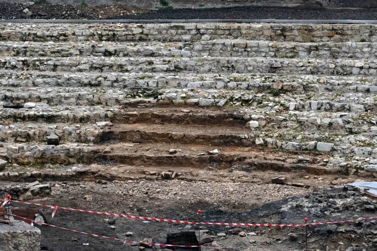 La Commissione in visita al Teatro romano