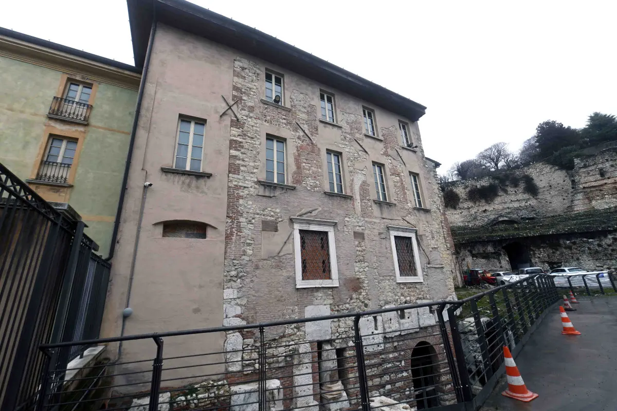 La Commissione in visita al Teatro romano