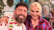 Vincenzo Capuano con Antonella Clerici, di cui è ospite fisso in tv - Foto Facebook