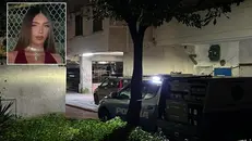 La Polizia di Stato sul luogo dell'omicidio, in alto a sinistra la vittima - Foto Ansa © www.giornaledibrescia.it