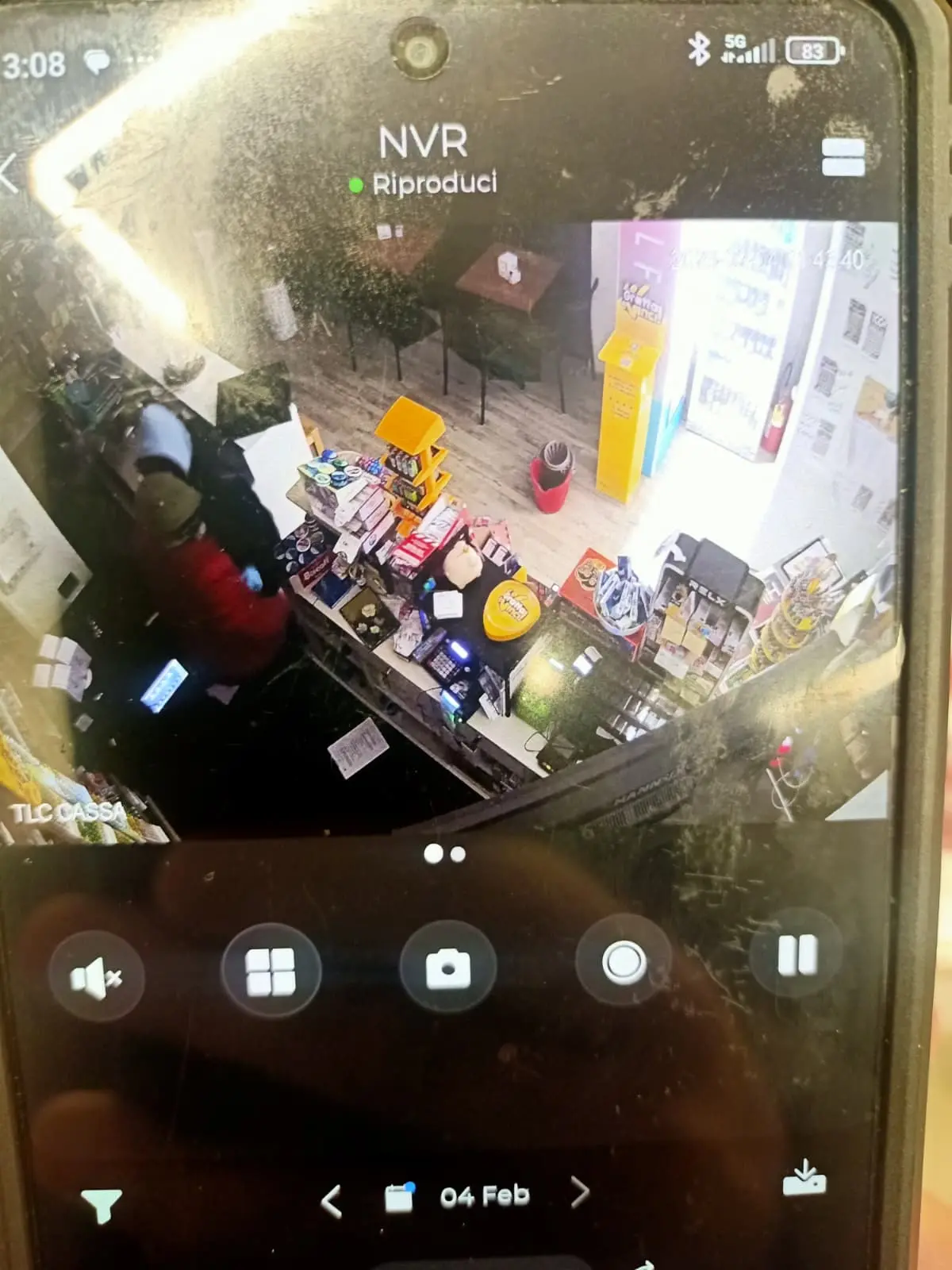 La spaccata in corso Martiri della libertà a Brescia