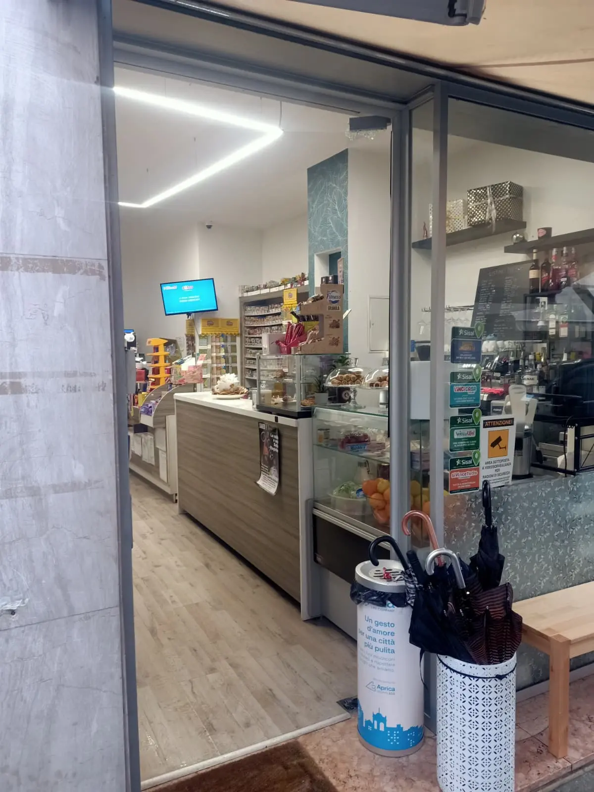 La spaccata in corso Martiri della libertà a Brescia