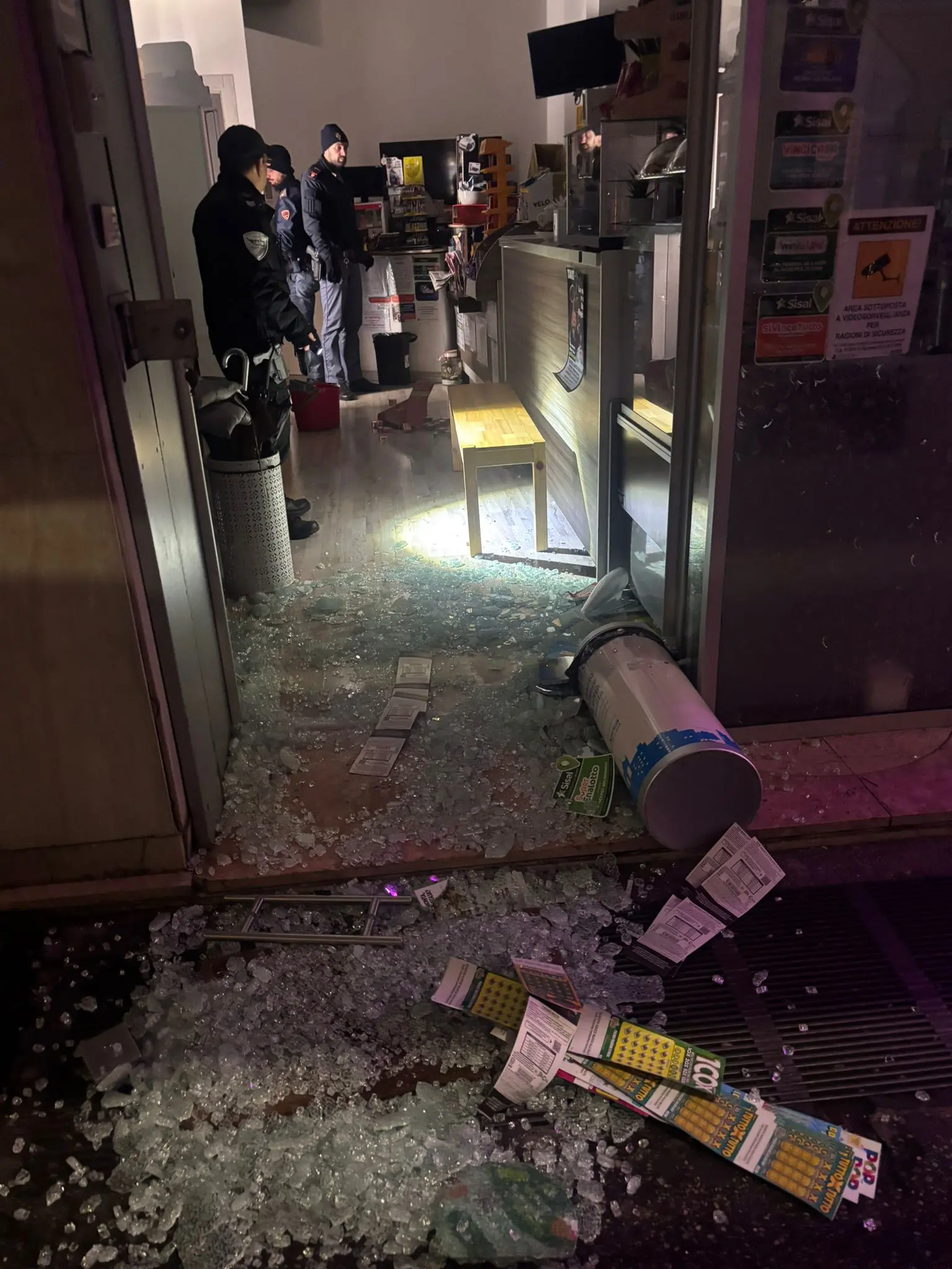 La spaccata in corso Martiri della libertà a Brescia