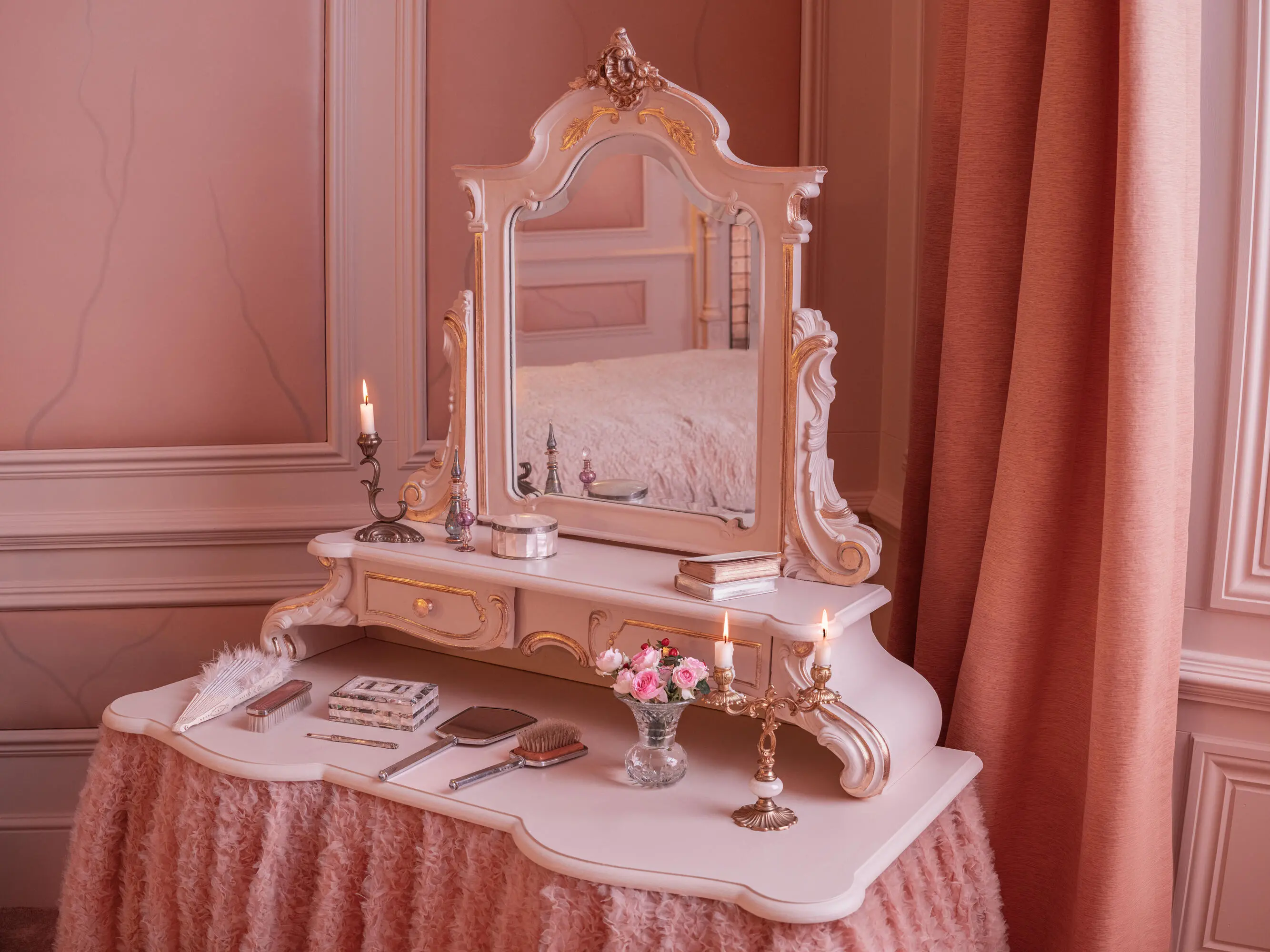 La camera di Catherine Earnshaw a Thrushcross Grange (courtesy Airbnb)