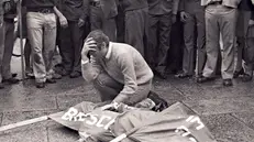 Una delle foto simbolo della Strage - Foto Ansa © www.giornaledibrescia.it