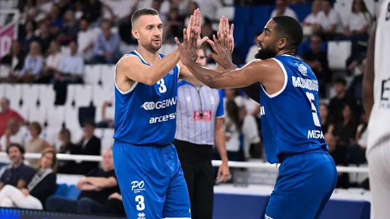 Giancarlo Ferrero e CJ Massinburg - Foto New Reporter Checchi © www.giornaledibrescia.it