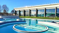 La piscina comunale di Ghedi - © www.giornaledibrescia.it