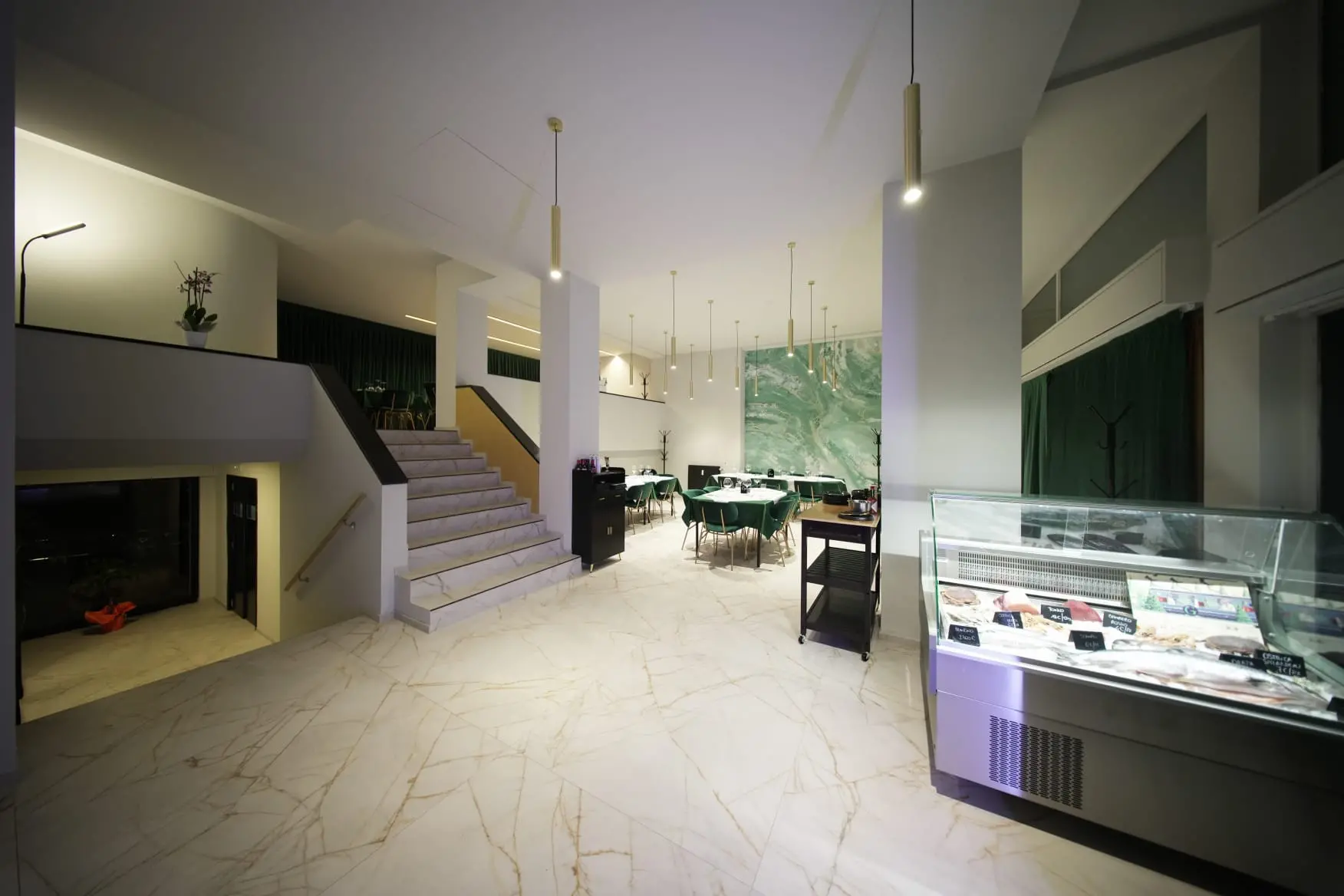 Gli interni del ristorante Da Ilaria