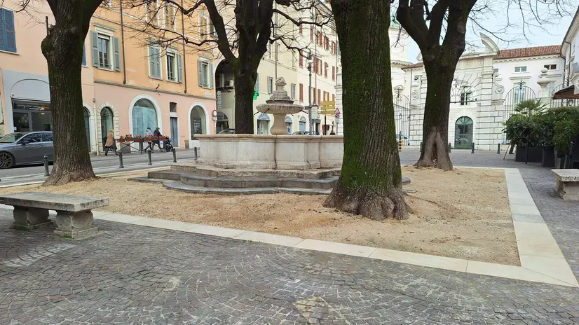 Rifacimento pavimentazione piazzetta Vescovado -  © www.giornaledibrescia.it