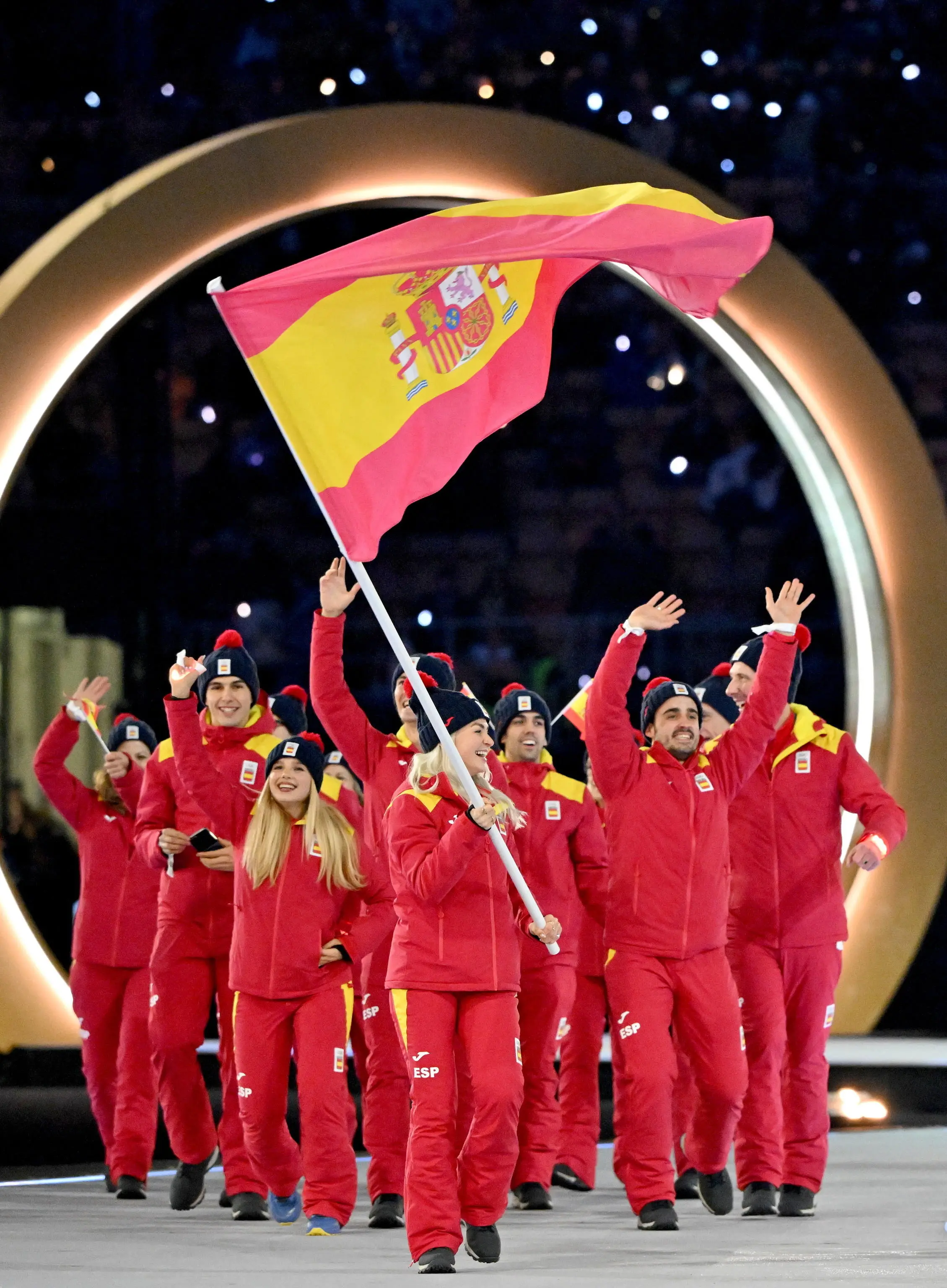 epa12710677 The delegation of Spain arrive to the Opening Ceremony at the Milano Cortina 2026 Winter Olympic Games at the San Siro Stadium, in Milan, Italy, 06 February 2026. EPA/PETER KNEFFEL / POOL