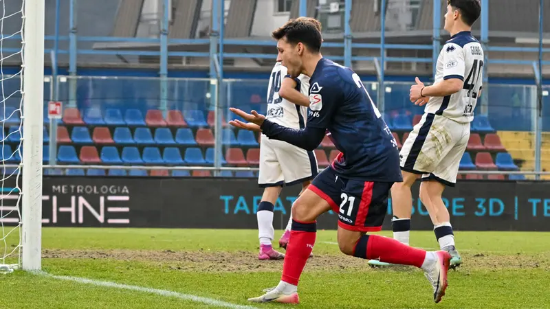 Iori si dispera dopo un'occasione fallita - Foto New Reporter Pasotti © www.giornaledibrescia.it