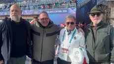 Il sindaco di Manerba Mattiotti, Giorgio l'amico di famiglia, il presidente Fisi Roda e papà Osvaldo - © www.giornaledibrescia.it