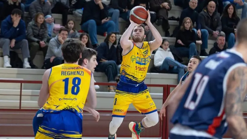 Dal Pos al tiro - Foto Agostini