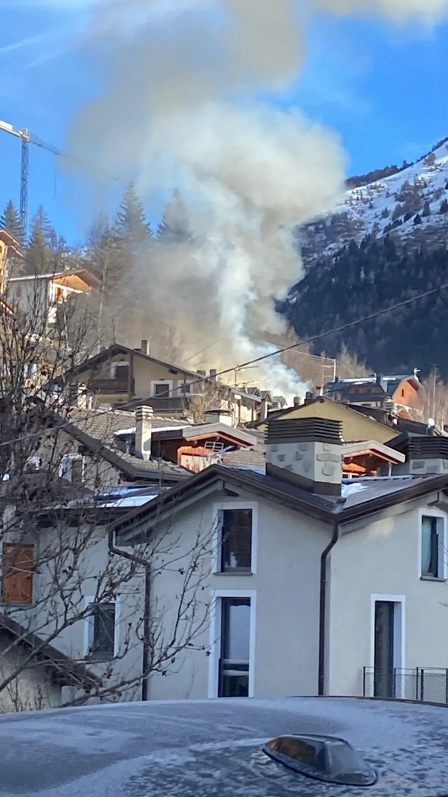 L'incendio tetto a Ponte di Legno