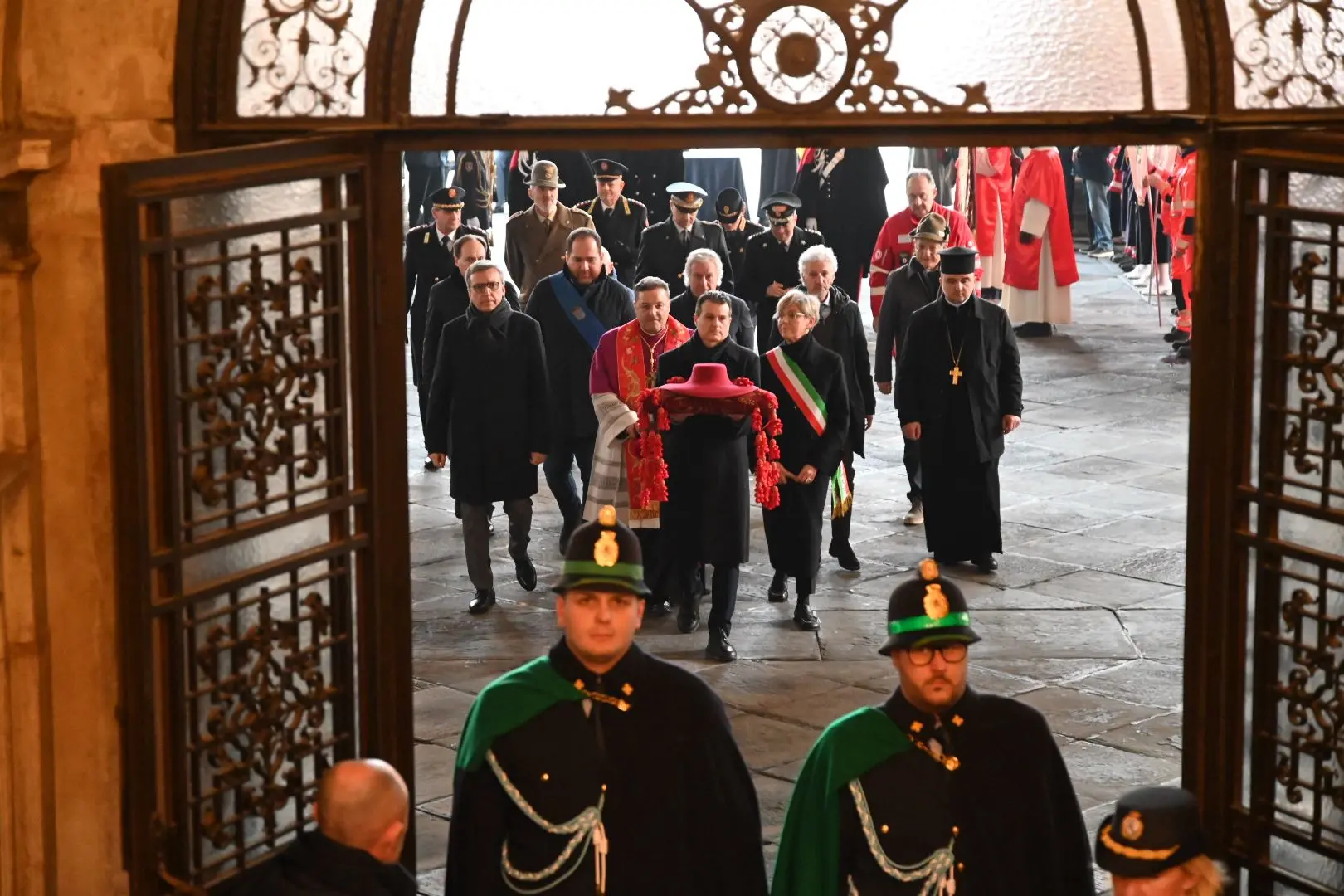 In Loggia la cerimonia della consegna del Capèl