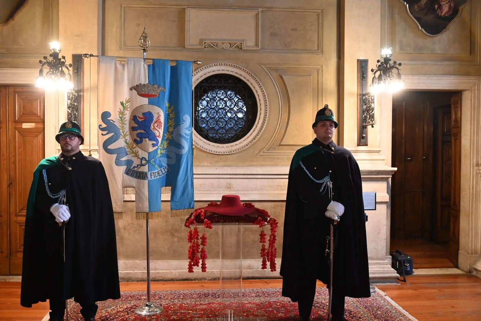 In Loggia la cerimonia della consegna del Capèl