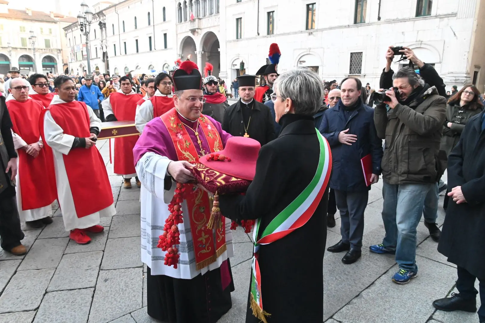 In Loggia la cerimonia della consegna del Capèl