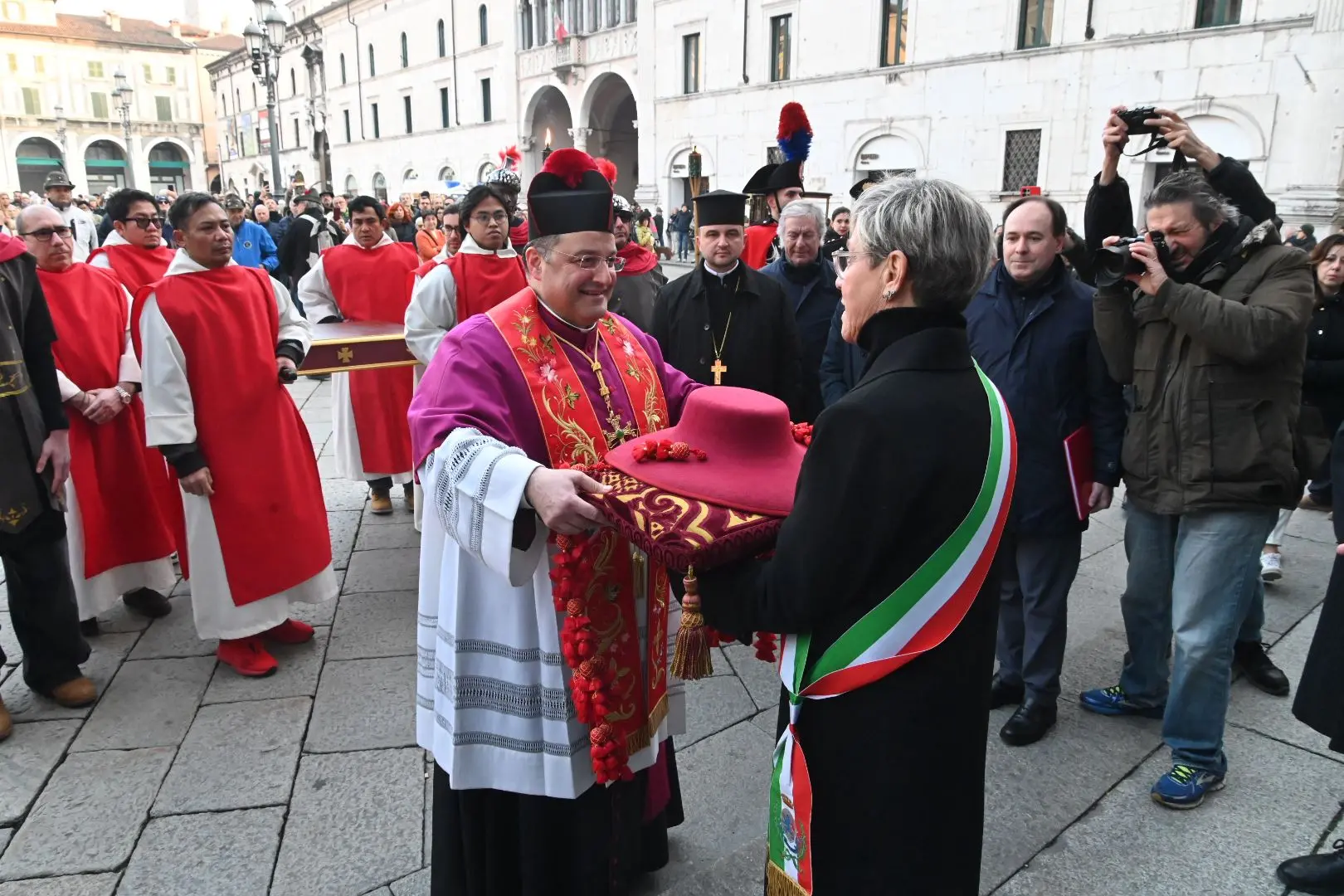 In Loggia la cerimonia della consegna del Capèl