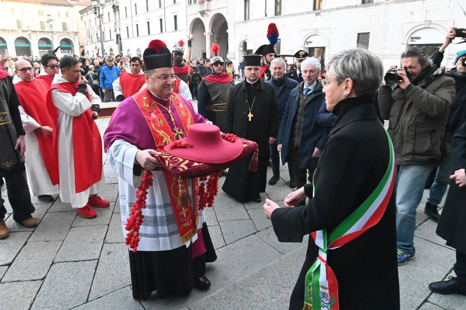In Loggia la cerimonia della consegna del Capèl
