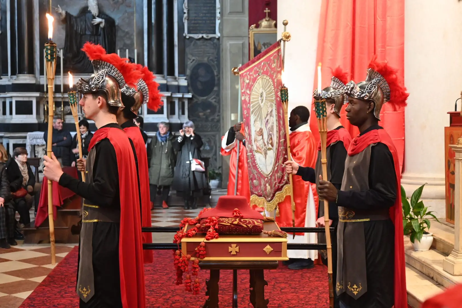 In Loggia la cerimonia della consegna del Capèl