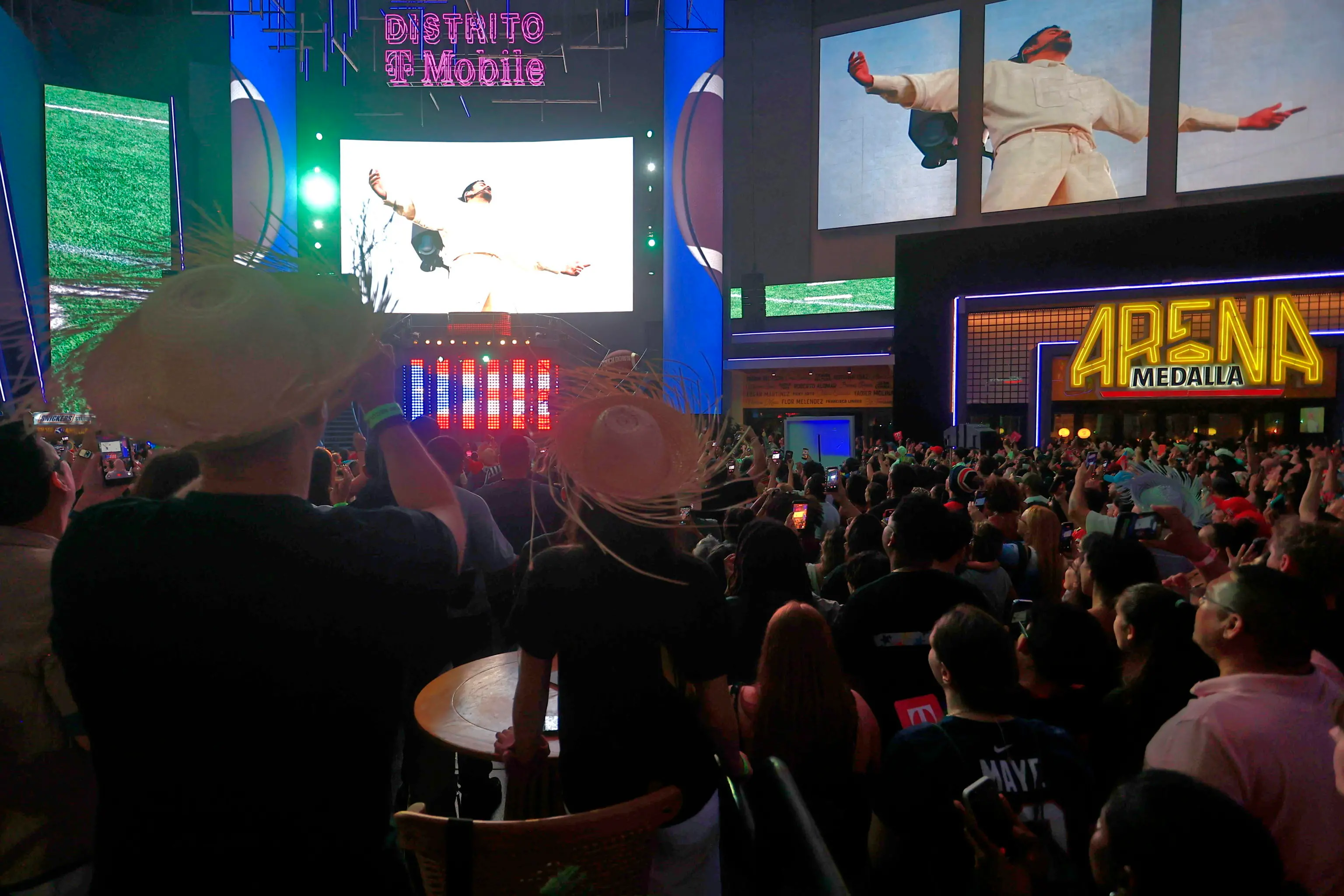 Super Bowl: lo spettacolo di Bad Bunny