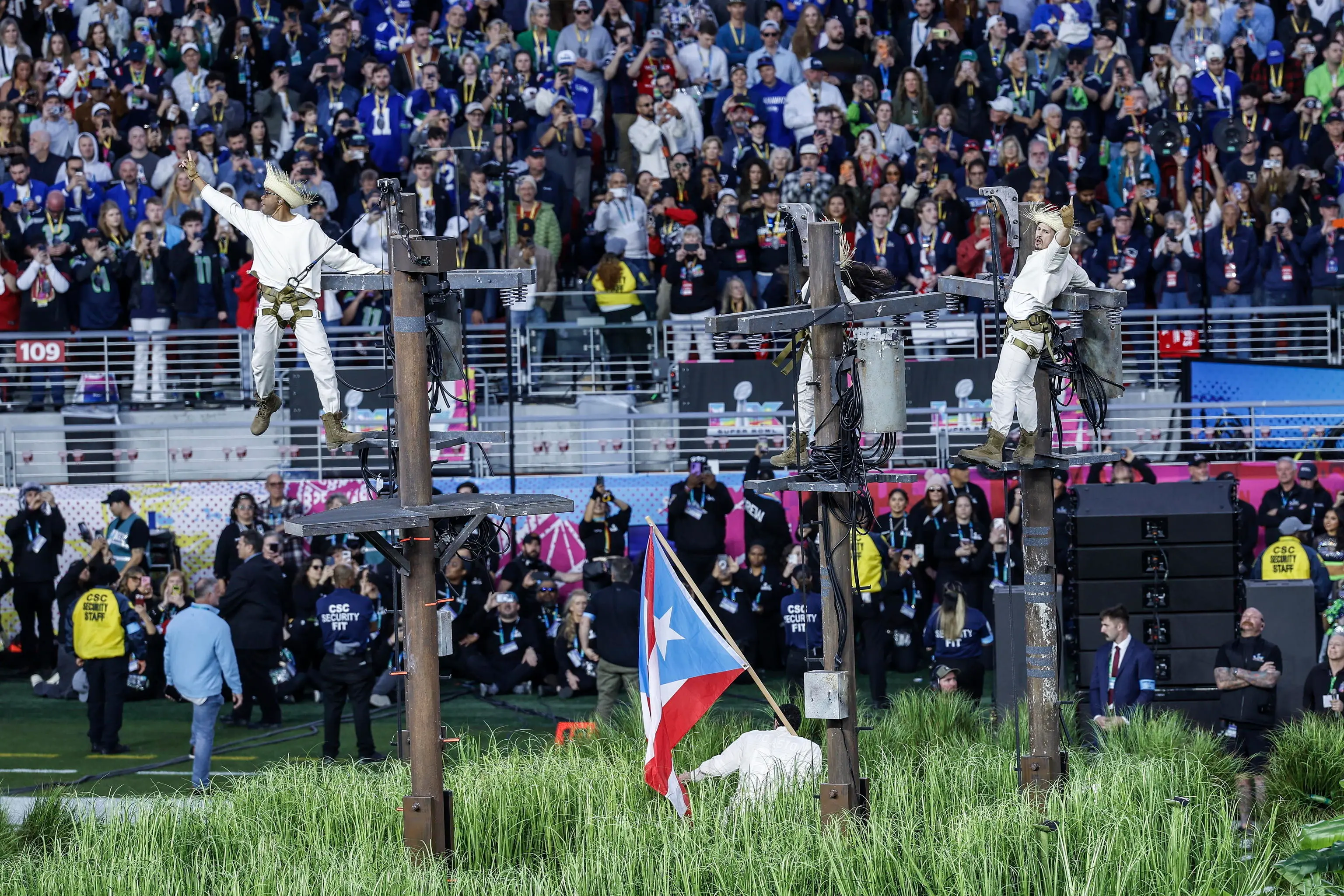 Super Bowl: lo spettacolo di Bad Bunny