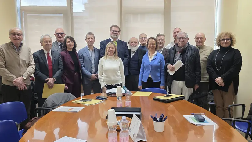 I rappresentati di Acb e delle associazioni e degli inquilini - © www.giornaledibrescia.it