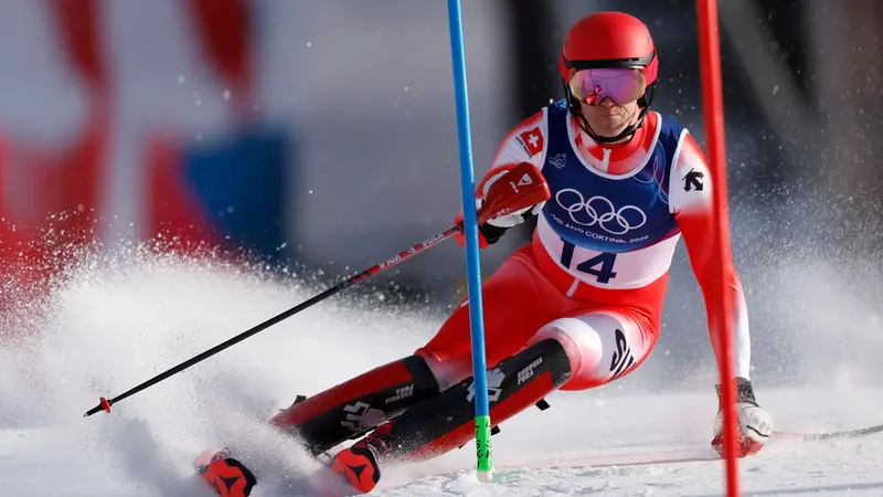 Lo svizzero Tanguy Nef - Foto Epa/Guillaume Horcajuelo © www.giornaledibrescia.it