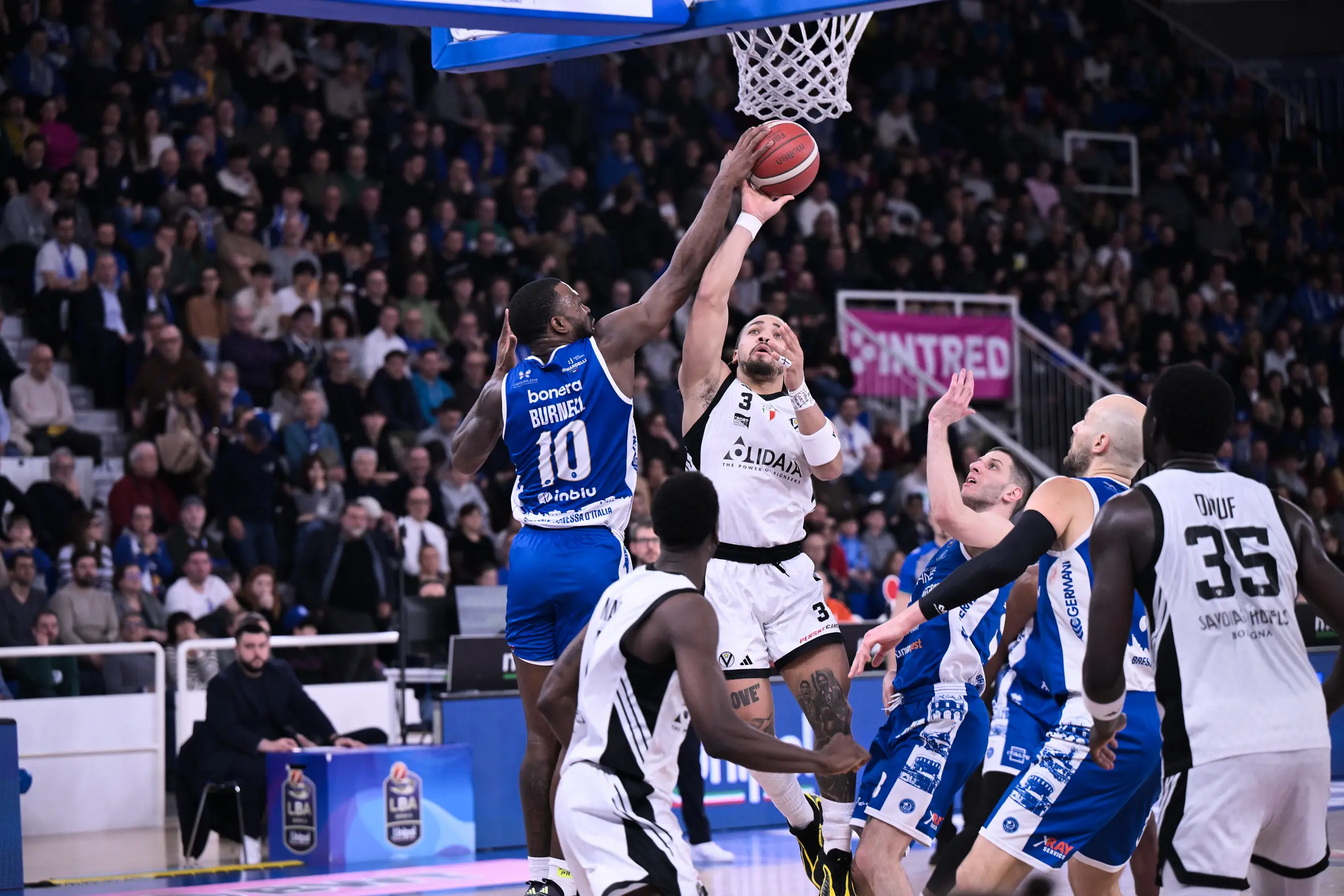 Gli scatti di Germani-Virtus Bologna