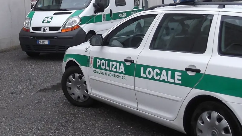Un’auto della Polizia Locale di Montichiari - © www.giornaledibrescia.it