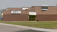 La facciata della scuola nella quale è avvenuta la sparatoria di massa