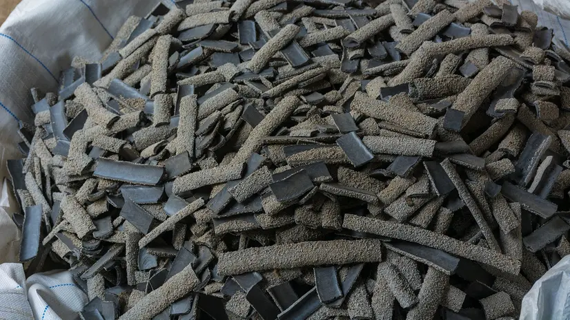 Scorie bianche, scarto di lavorazione dell'acciaio