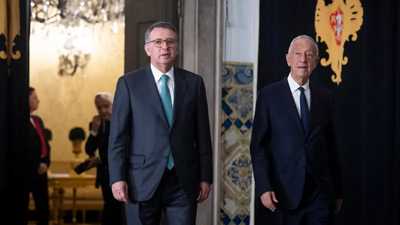 Il presidente eletto Seguro con l'uscente Rebelo de Sousa - Foto Ansa © www.giornaledibrescia.it