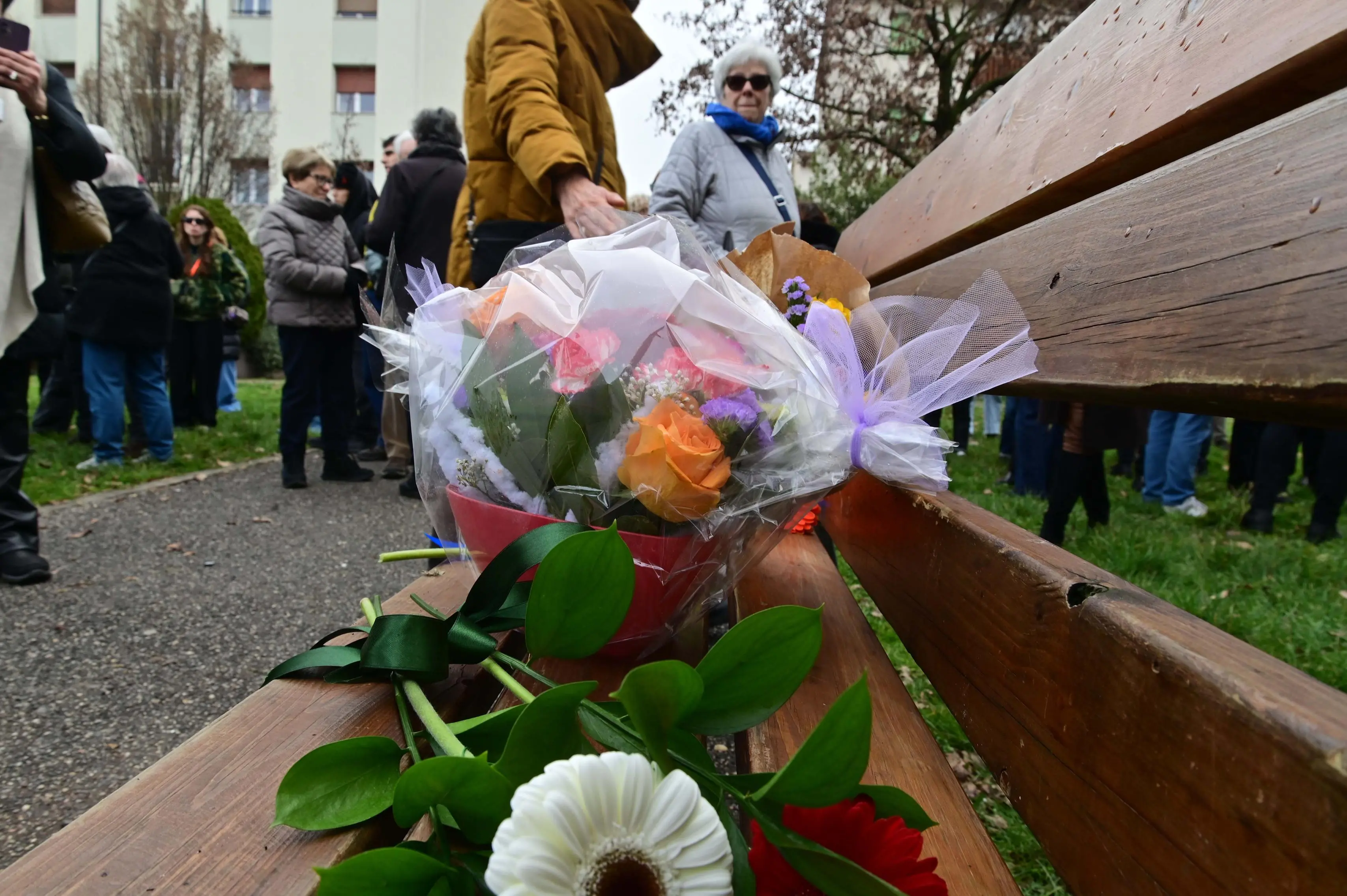 Porta Milano commemora i due clochard morti