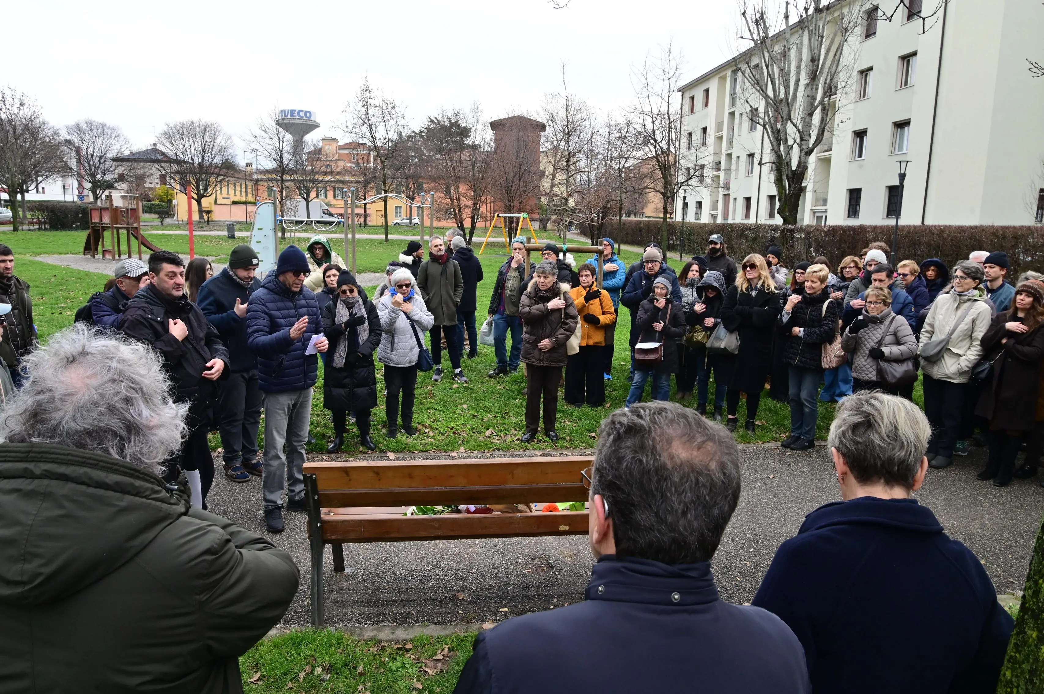 Porta Milano commemora i due clochard morti