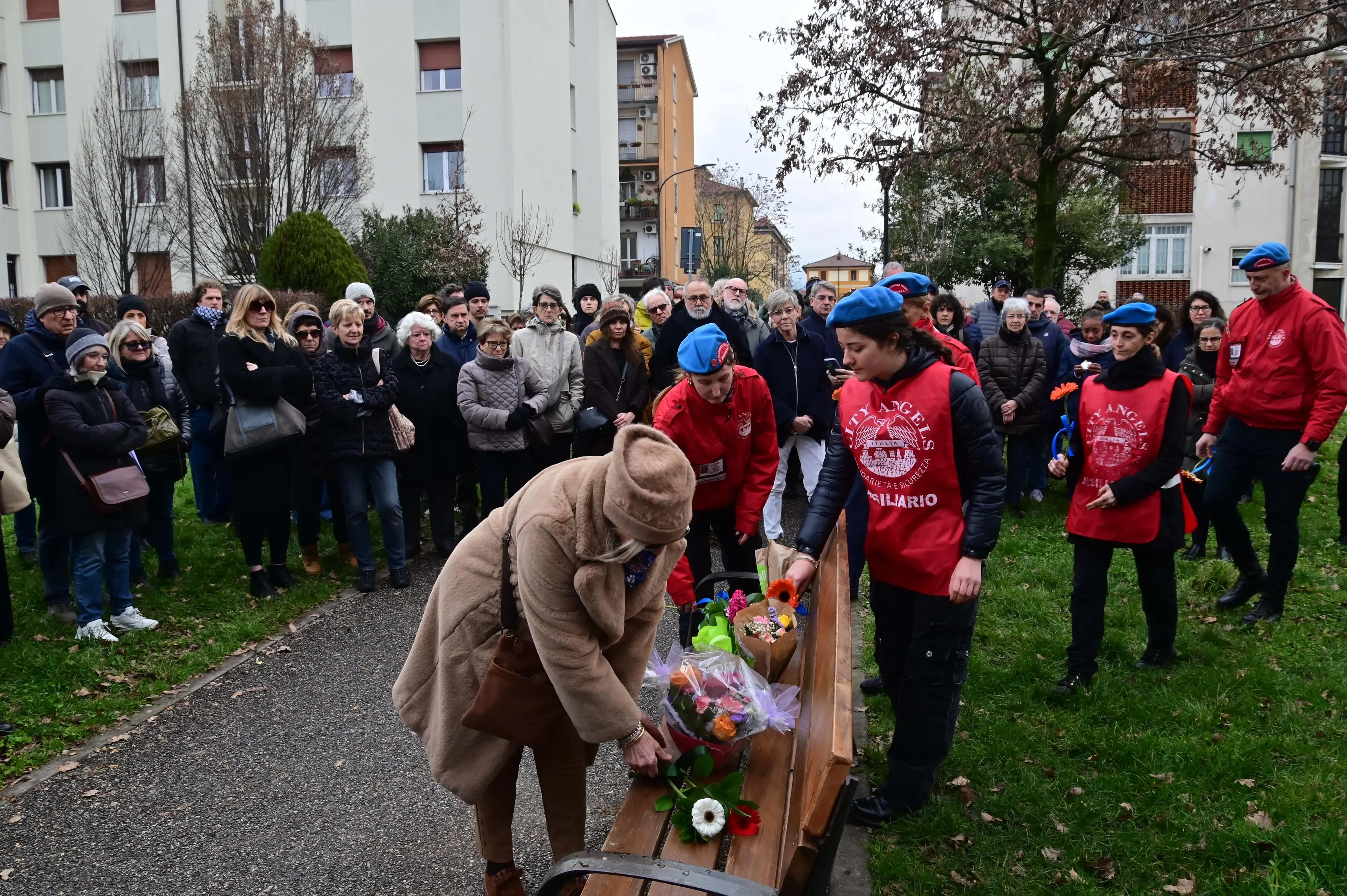 Porta Milano commemora i due clochard morti