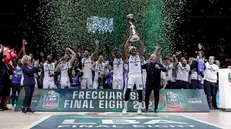 L'alzata della Coppa: la Germani vince la Final Eight 2023 - © Ciamillo/Castoria