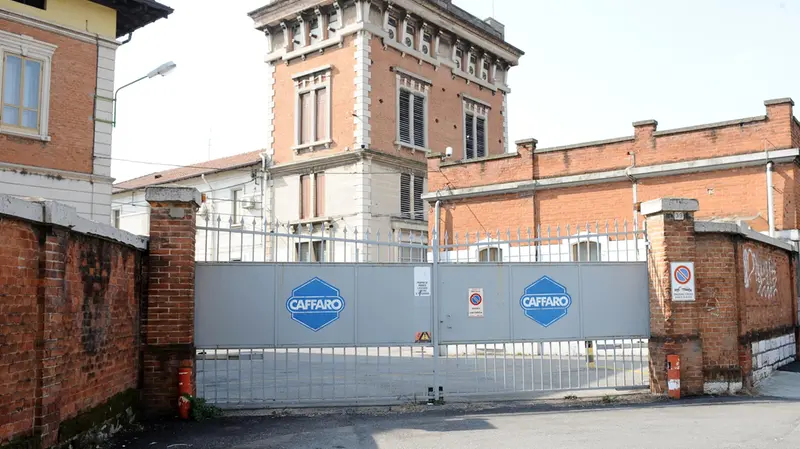 L'ingresso della Caffaro - Foto New Reporter © www.giornaledibrescia.it