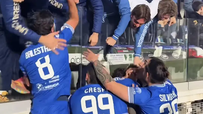 L'esultanza al pitch box - Foto New Reporter © www.giornaledibrescia.it