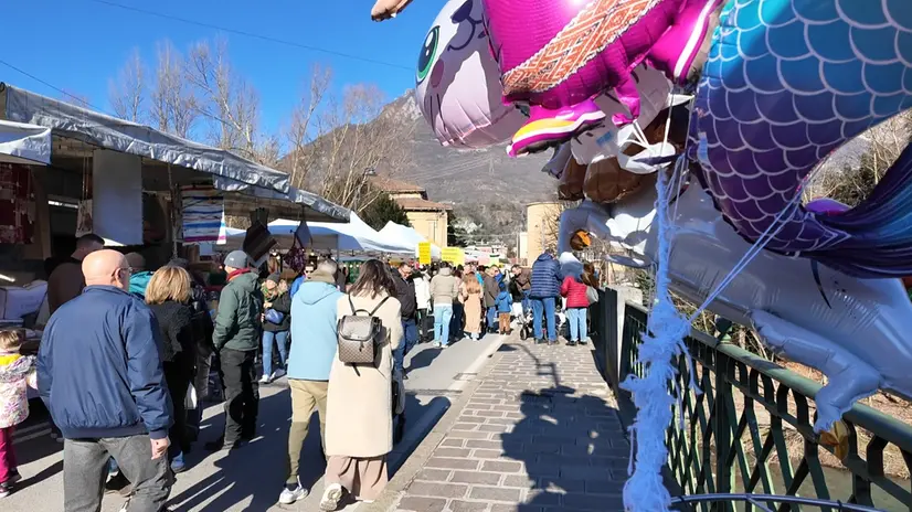 Le vie del centro di Darfo per la festa patronale - © www.giornaledibrescia.it