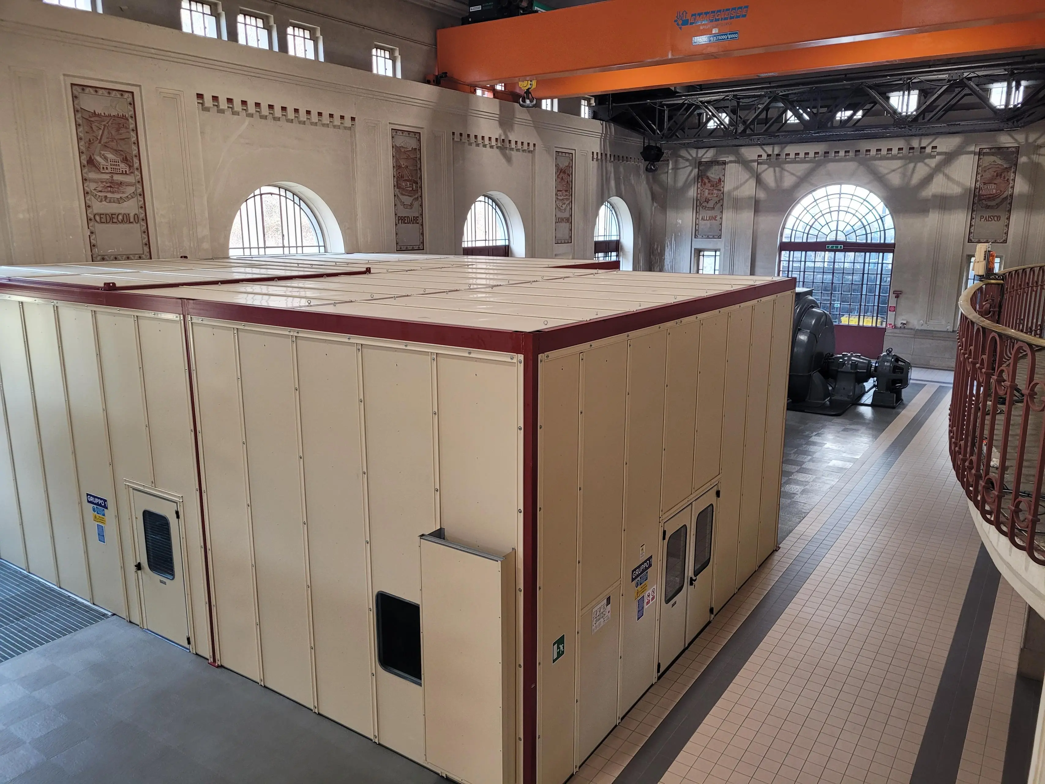 Segni di mitragliatrici, capitelli e scale in marmo: le finezze della centrale Covi