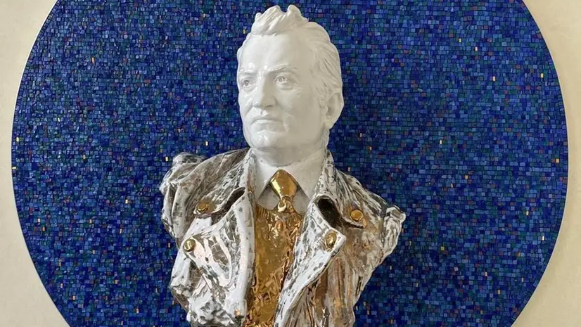 Il busto di Luciano Sorlini, opera di Scarpella