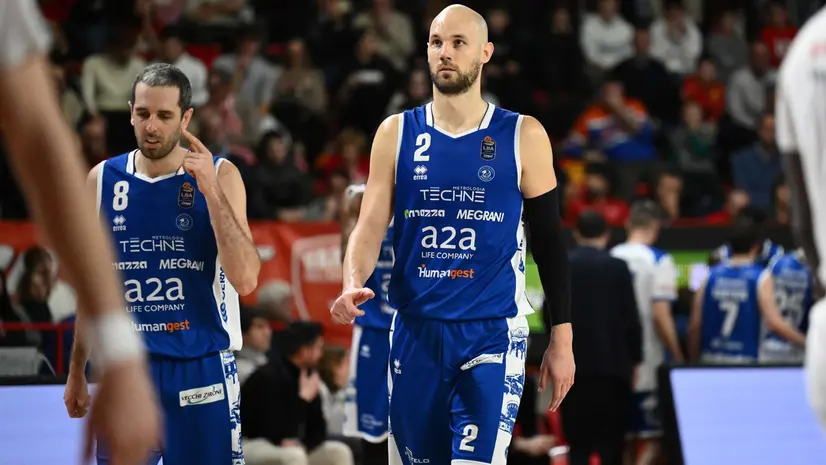 La delusione di Bilan e Della Valle - Foto Ceretti/Ciamillo-Castoria © www.giornaledibrescia.it