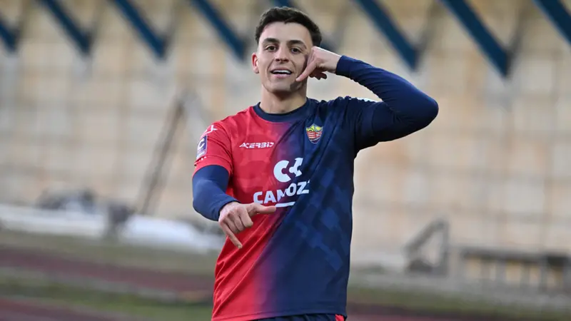 L'esultanza di Caccavo - Foto New Reporter Pasotti © www.giornaledibrescia.it