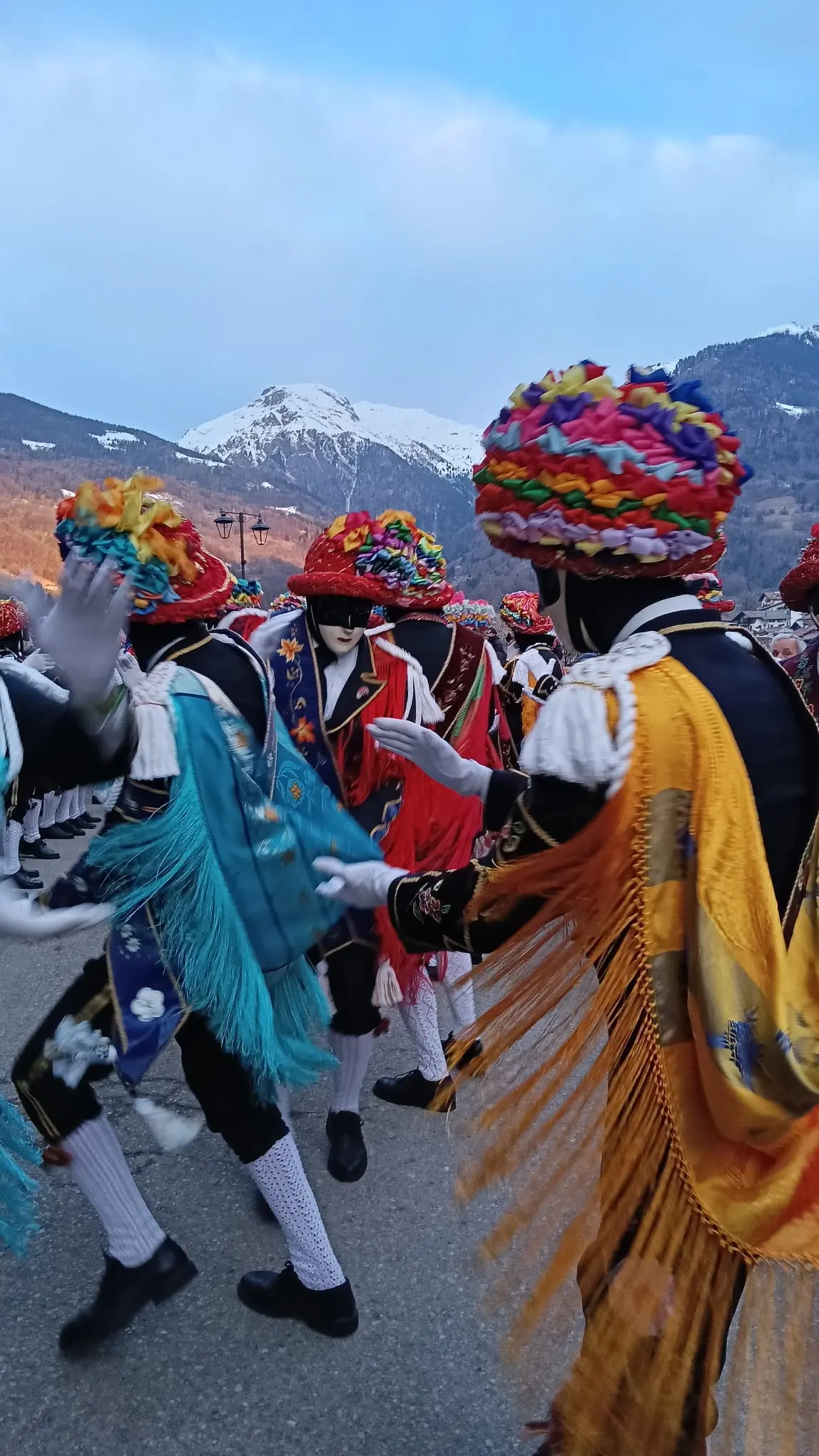 Carnevale di Bagolino: il primo ballo sul sagrato