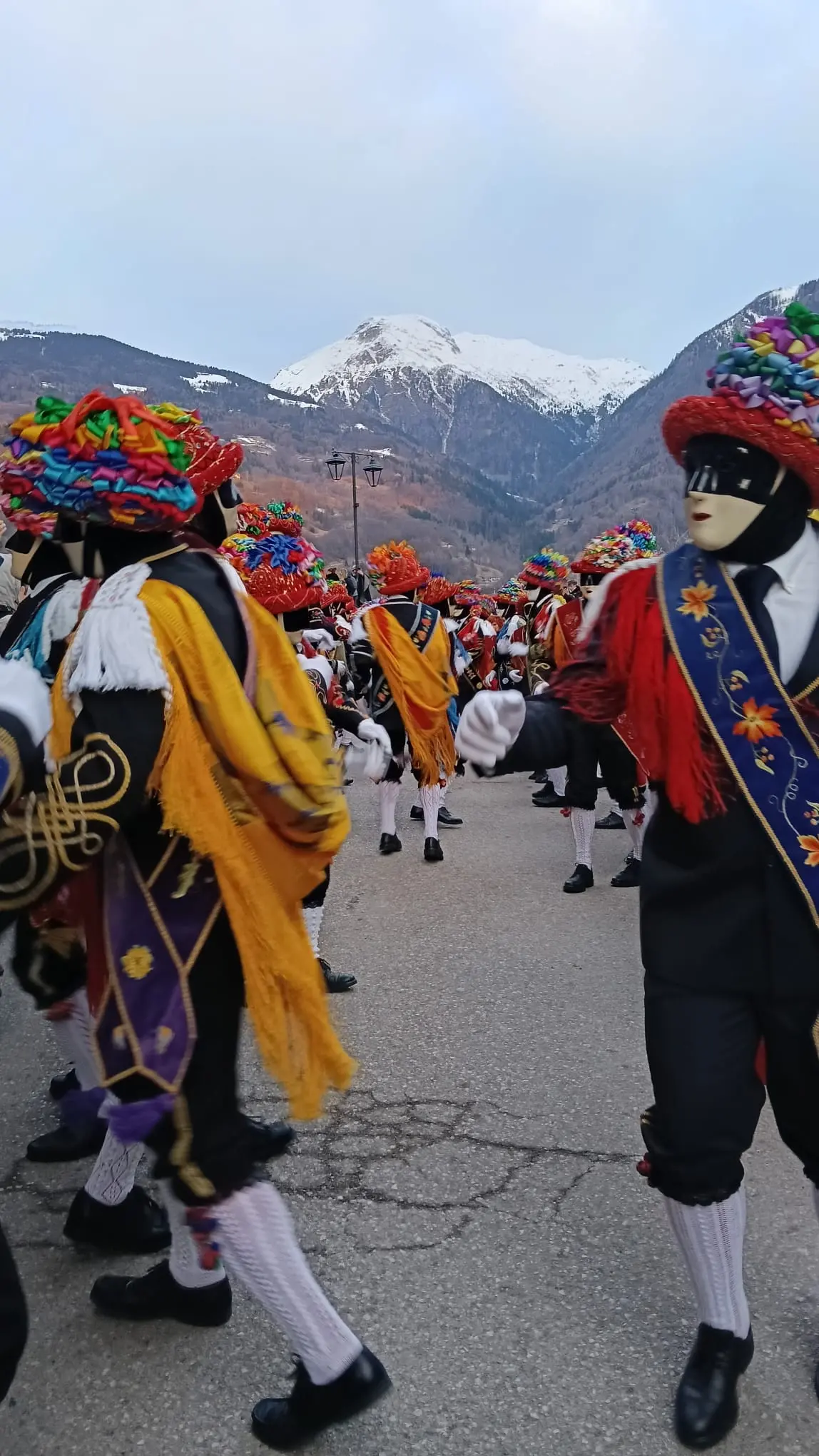 Carnevale di Bagolino: il primo ballo sul sagrato