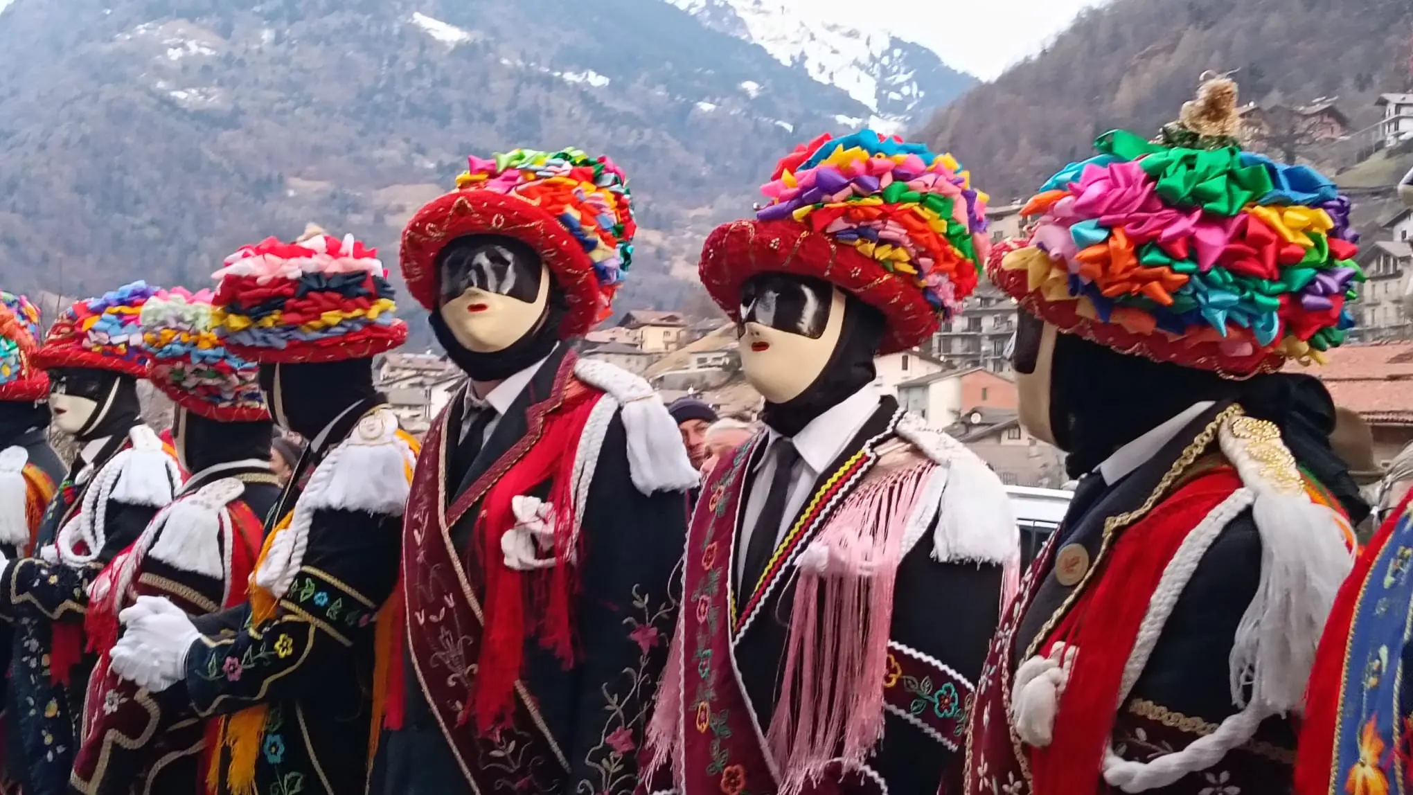 Carnevale di Bagolino: il primo ballo sul sagrato
