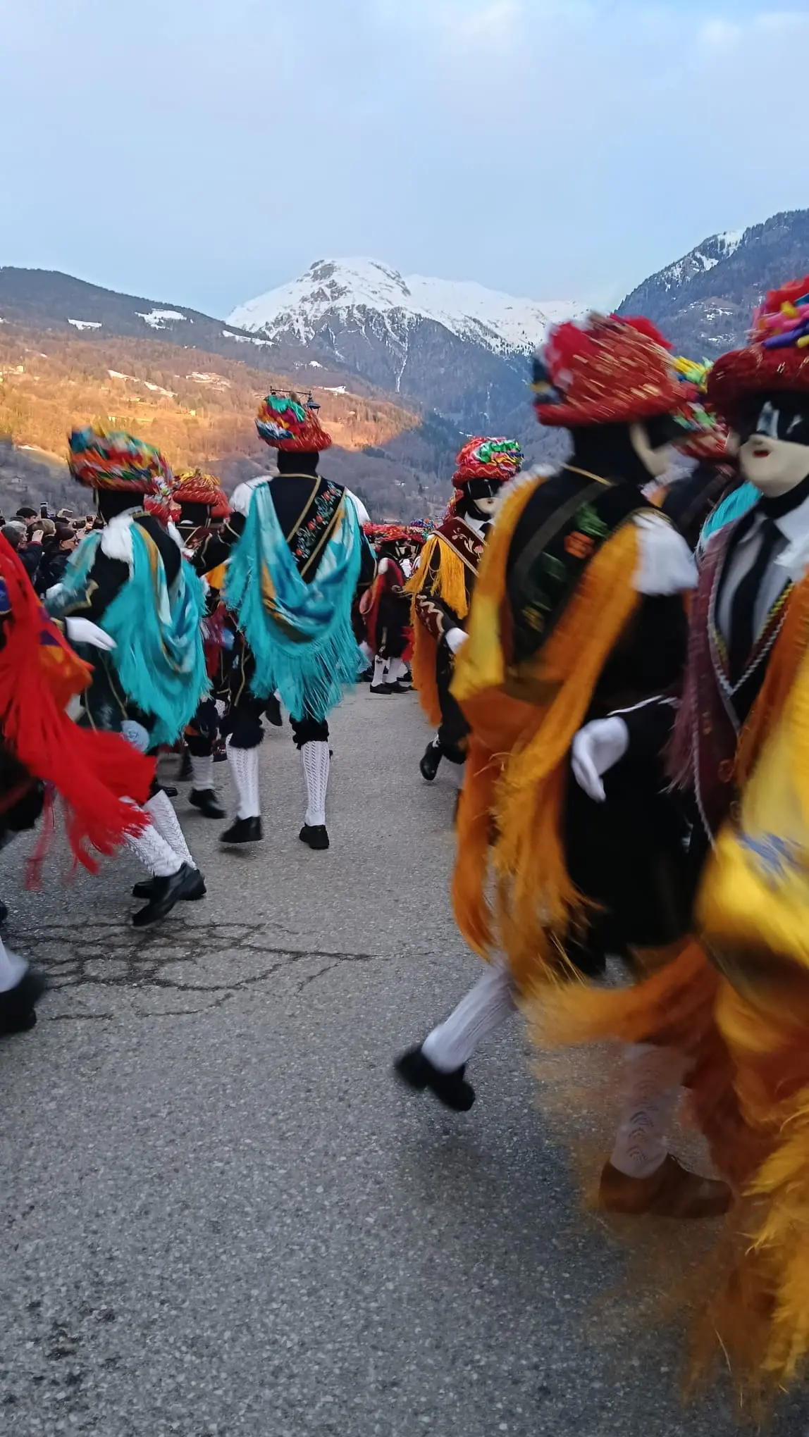 Carnevale di Bagolino: il primo ballo sul sagrato